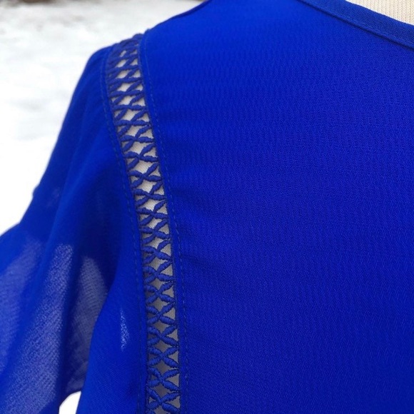 ELECTRIC BLUE FLUTTER SLEEVE BLOUSE SMALL WOMENS - Picture 5 of 10